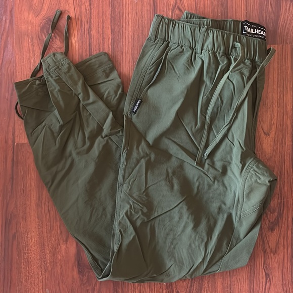 Coalatree Trailhead Pants in Olive - Picture 4 of 4